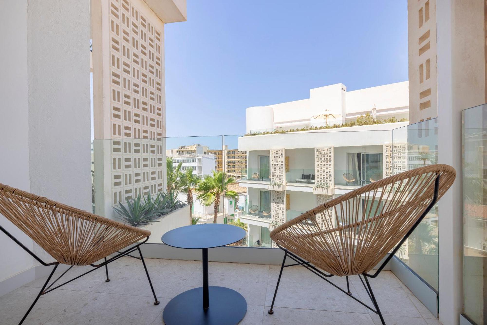 Hm Ayron Park - Adults Only Hotel Playa de Palma  Bagian luar foto A balcony at the hotel