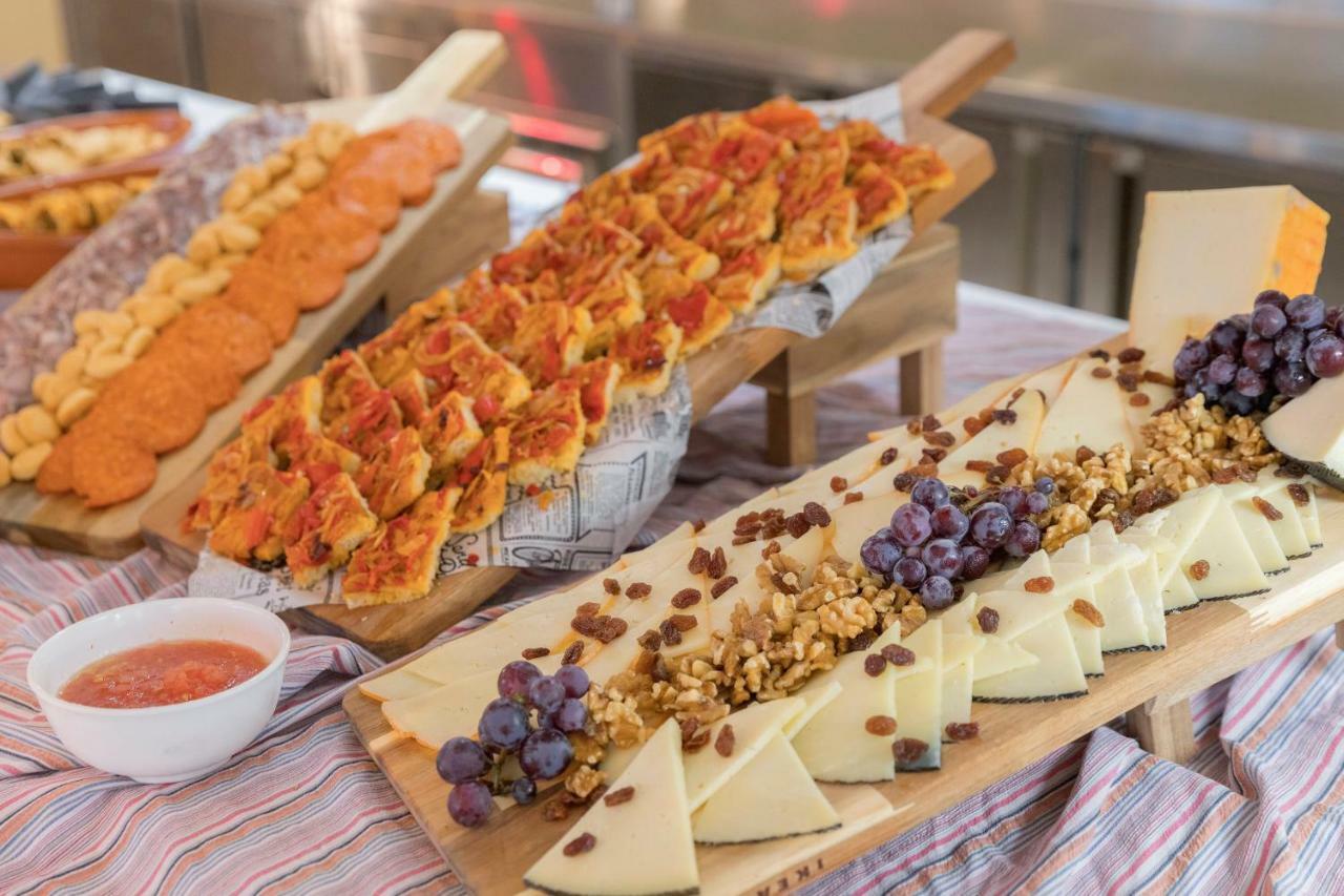 Hm Ayron Park - Adults Only Hotel Playa de Palma  Bagian luar foto Cheese and fruit