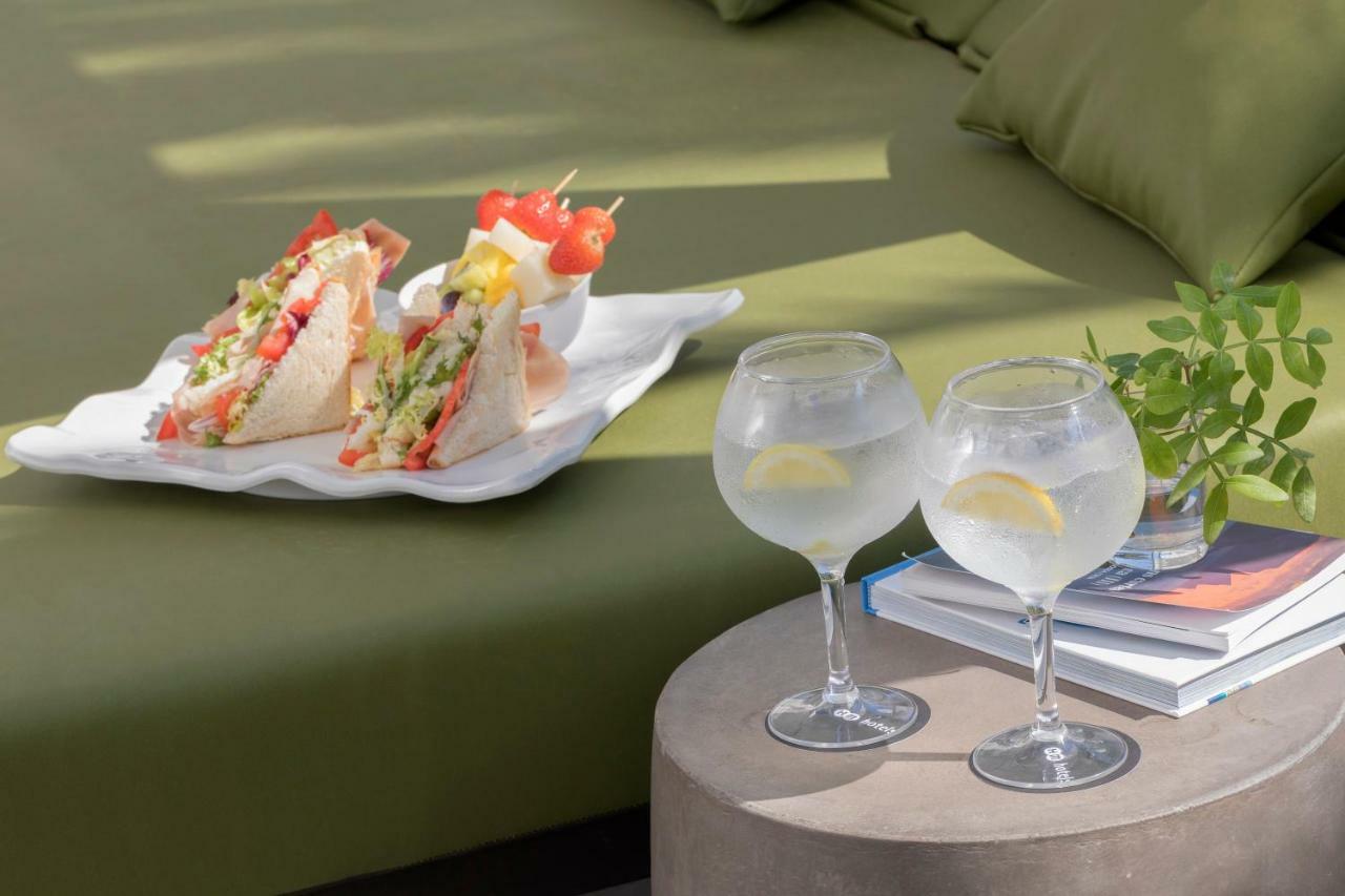 Hm Ayron Park - Adults Only Hotel Playa de Palma  Bagian luar foto Glasses of S.PELLEGRINO Sparkling Water