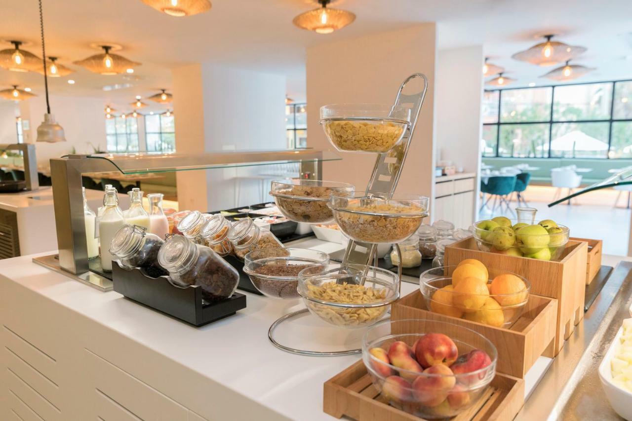 Hm Ayron Park - Adults Only Hotel Playa de Palma  Bagian luar foto A breakfast buffet at a hotel