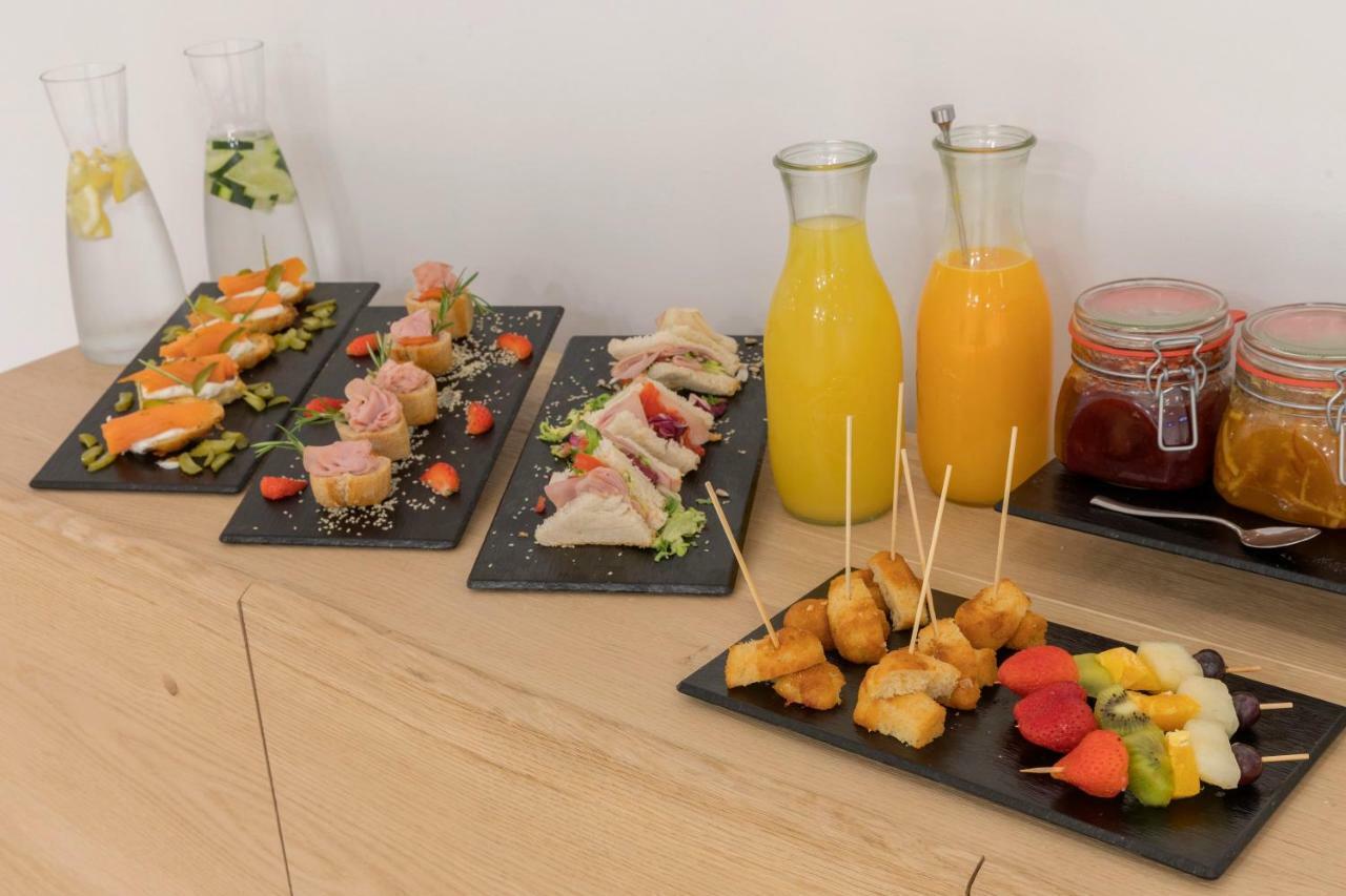 Hm Ayron Park - Adults Only Hotel Playa de Palma  Bagian luar foto A selection of tapas